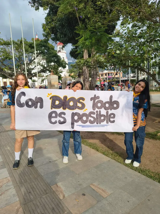 Conquistadores compartiendo su fe